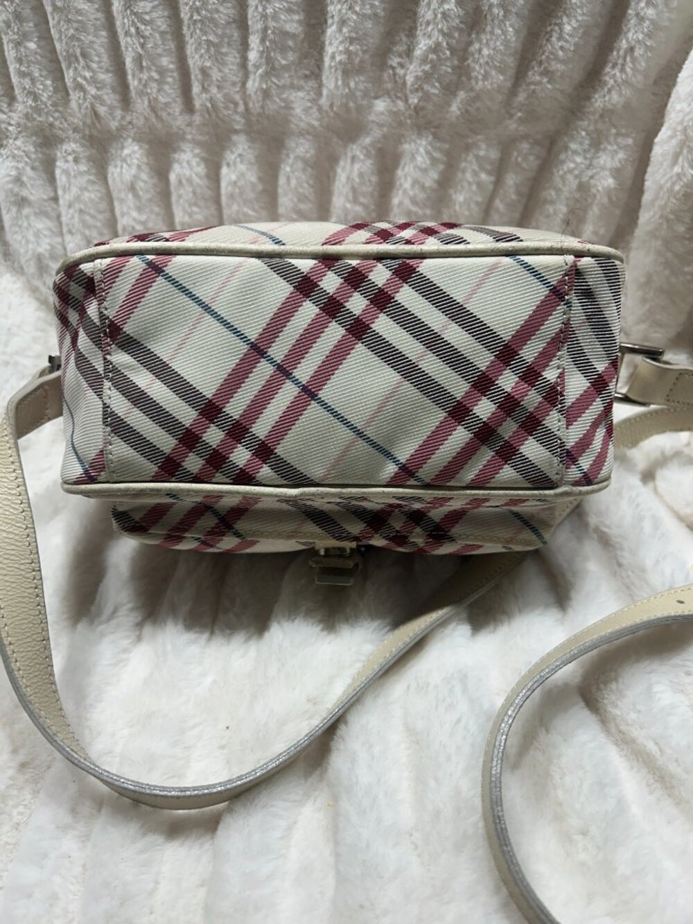 Authentic Burberry Blue Label Nova Check Nylon Crossbody Bag - Japan Exclusive - Picture 5 of 12